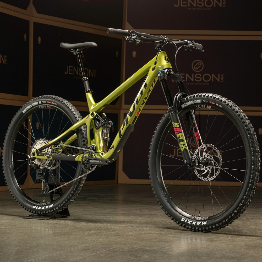 Pivot Switchblade SLX/XT Jenson Exclusive Bike