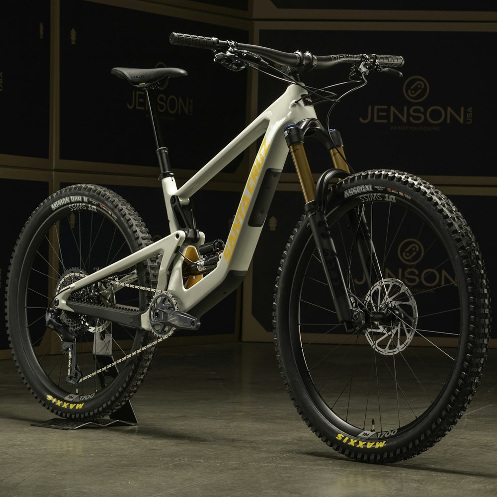 Santa Cruz Bronson 4.1 CC GX Jenson Exclusive Bike