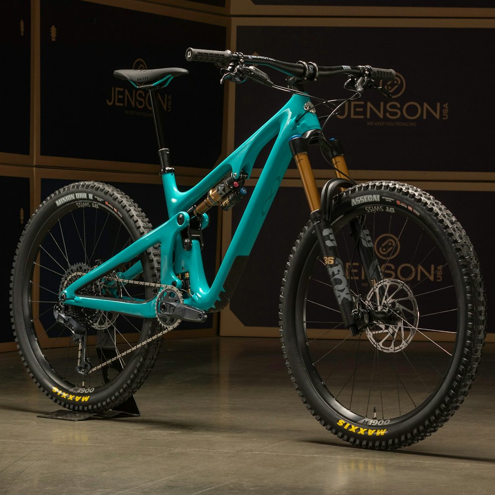 Yeti SB140 27.5 LRC2 Factory Bike 2023