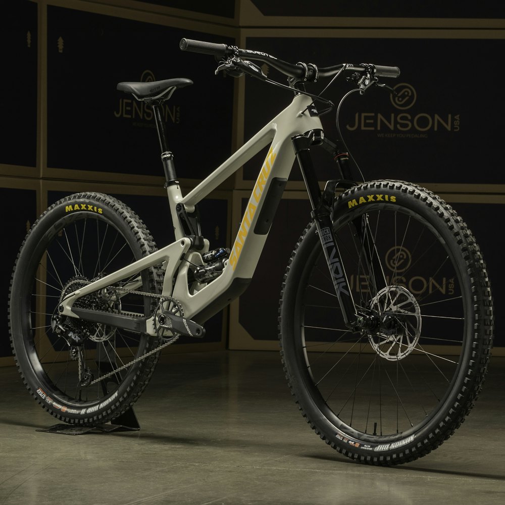 SANTA CRUZ BRONSON 4.1 C R BIKE