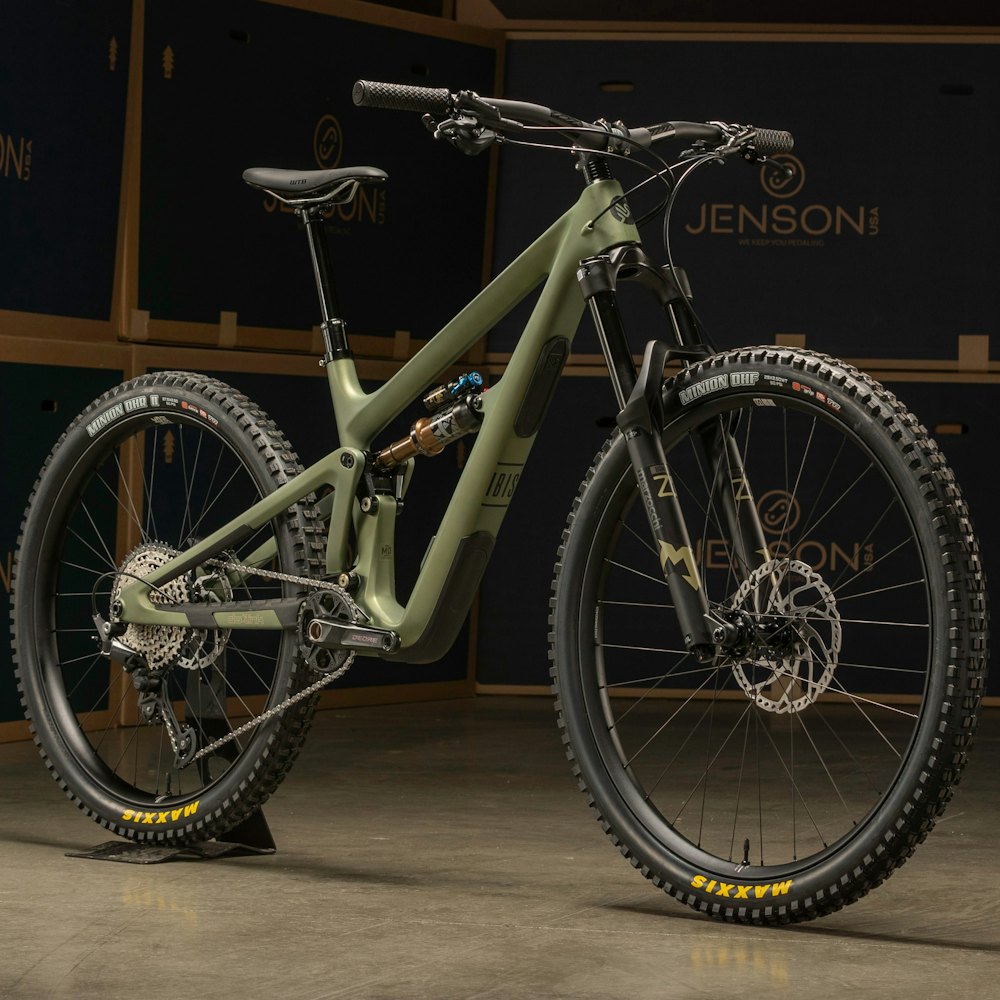 Ibis Ripmo V3 Deore Bike