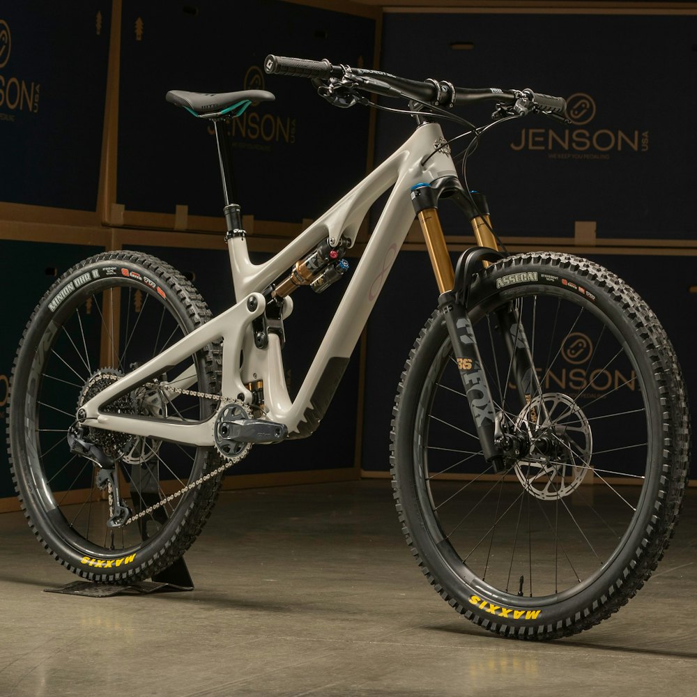 Yeti SB140 27.5 LRC2 Factory Bike 2023